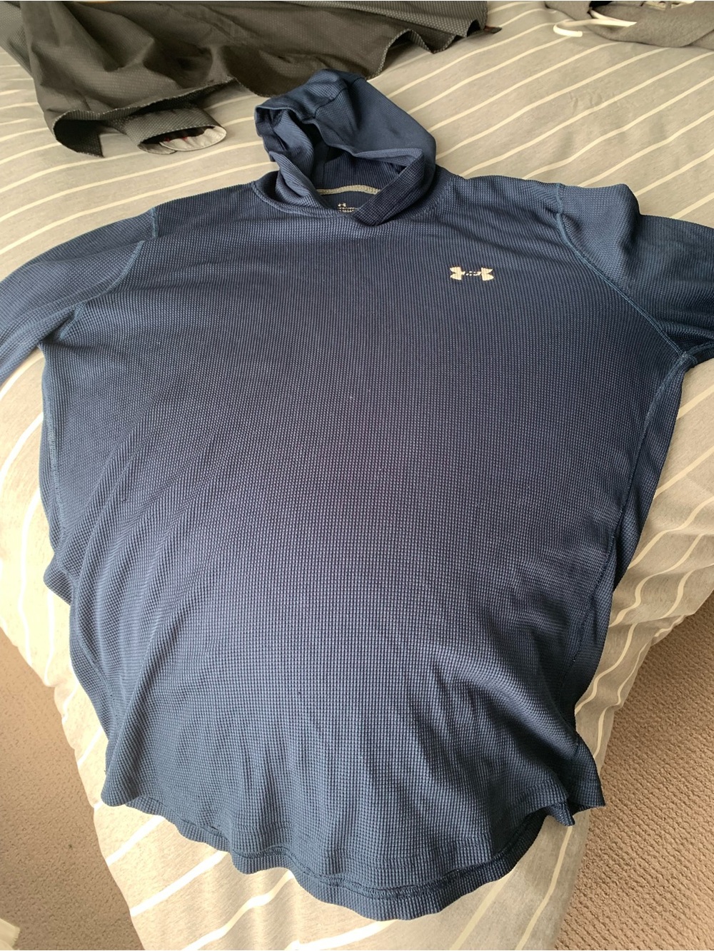 Under Armour Men’s Navy Blue Hooded Performance Top